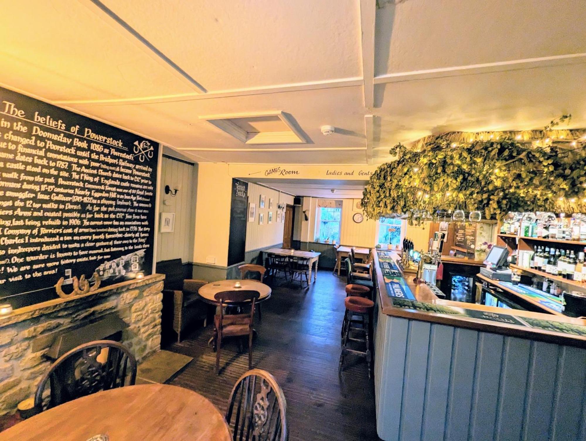 The Three Horseshoes Inn บริดพอร์ต ภายนอก รูปภาพ